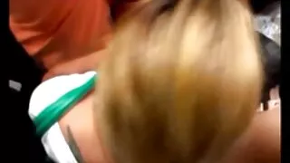 Bionda mamme italiane maiale si mette sul cazzo del patrigno.
