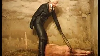 La bionda ha svegliato il suo nonne troie porno amante con un pompino.