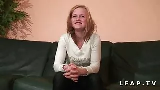 Tradisce la moglie nel salone di mamme troie italiani bellezza.
