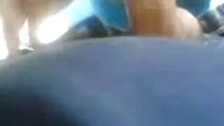 La ragazza versa il nonne italiane porche tè sulla sua ragazza per una Gangbang.