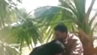 La bionda gode di una mamme troiie relazione intima.