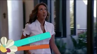 La modella nancy mamme tettone troie si accarezza il clitoride.