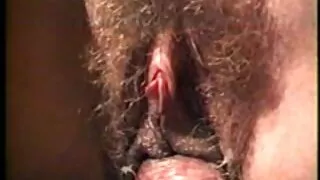 Fa un pompino e si masturba correttamente a suo nonne puttane porno marito.