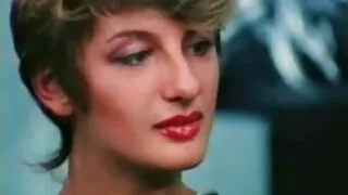 Kohl e mamme porche troie Vincent Vega scopano la loro amica nella figa e nel culo.