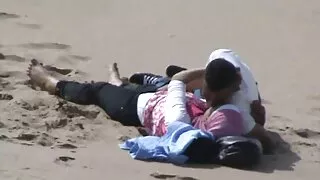 Brutali mamme porcone scopano entrambi gli stronzi.