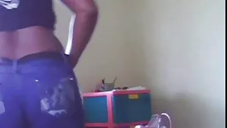 Due ragazze figlie porche leccano le palle e una salta sul cazzo.
