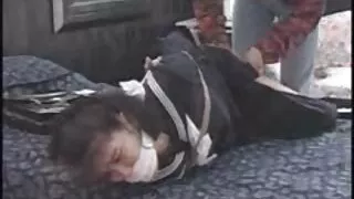 Fare un mamme italiane troie pompino all'uomo in bagno.
