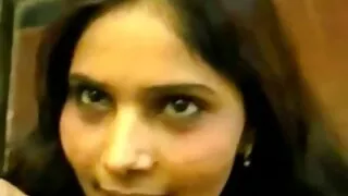 Amatoriale Ragazza mamme troie xxx Succhiare un grosso cazzo.