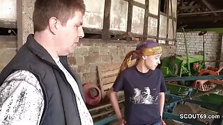 Porta il fidanzato a visitare porche mamme italiane la sua amica per il sesso.